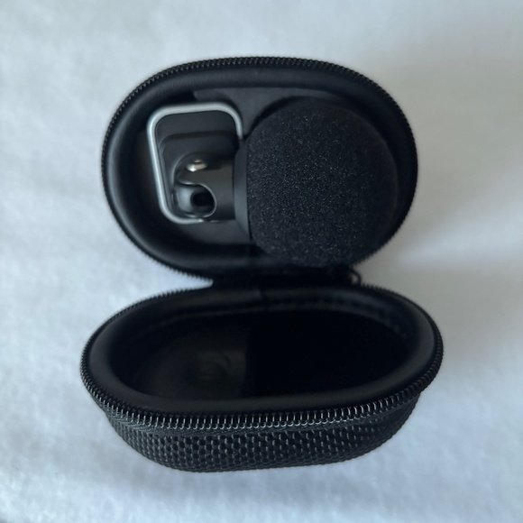 Shure MOTIV MV88 Digital Stereo Condenser Microphone for iPhone (Lightning) - Picture 10 of 16